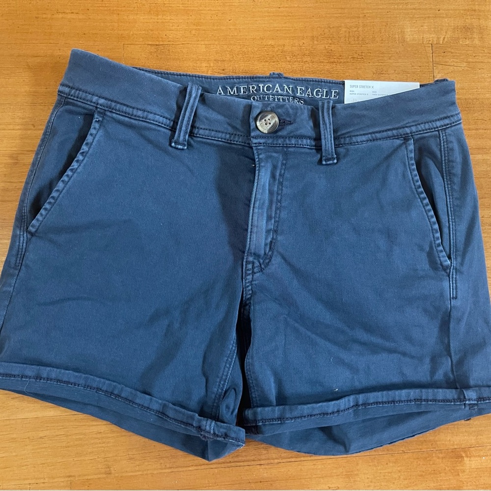 American Eagle Super Stretch Low rise midi shorts